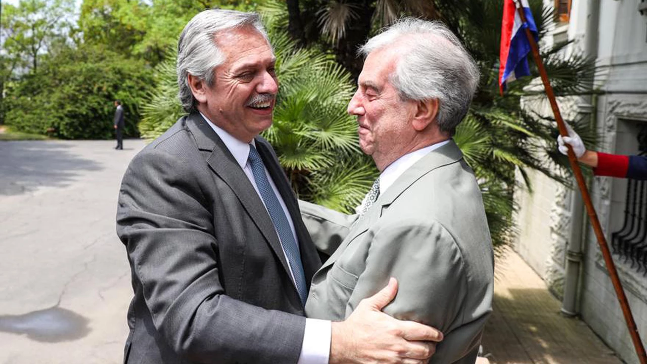Alberto Fernández en Uruguay: se reunió con Tabaré Vázquez y almorzó con el candidato del Frente Amplio