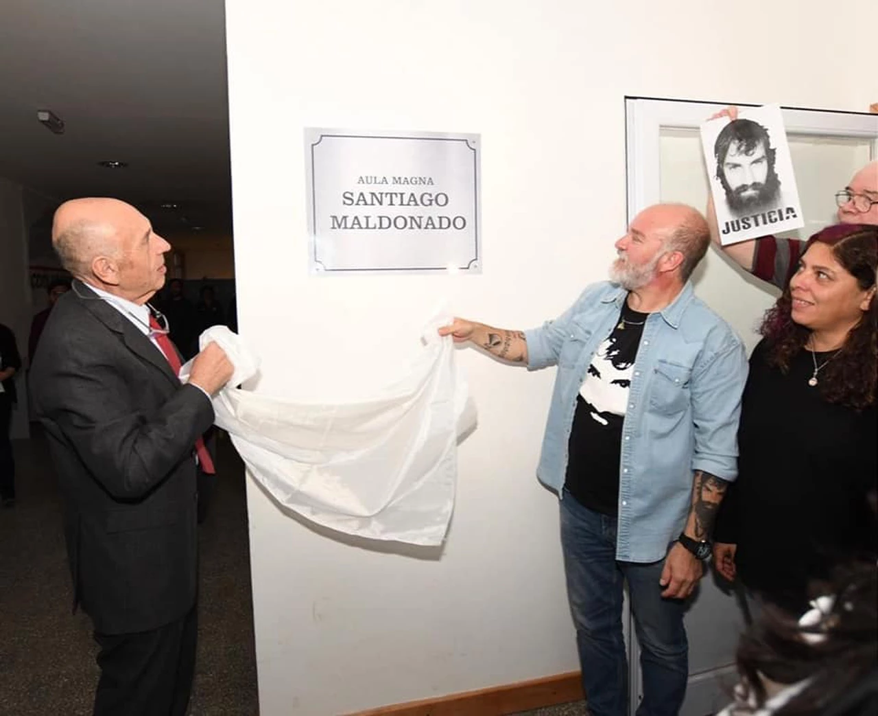 El Aula Magna de la Universidad Nacional de Tierra del Fuego llevará el nombre "Santiago Maldonado"
