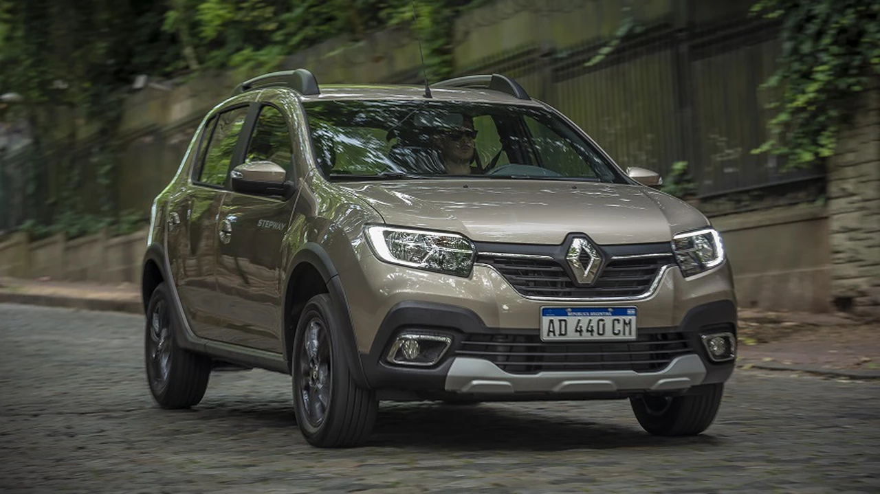 Renault presentó los renovados Logan, Sandero y Stepway, ahora con caja automática y nuevo motor
