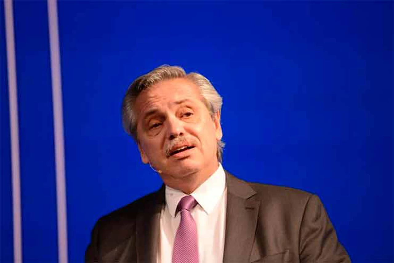 Alberto Fernández felicitó a Luis Lacalle Pou por el triunfo en las elecciones uruguayas
