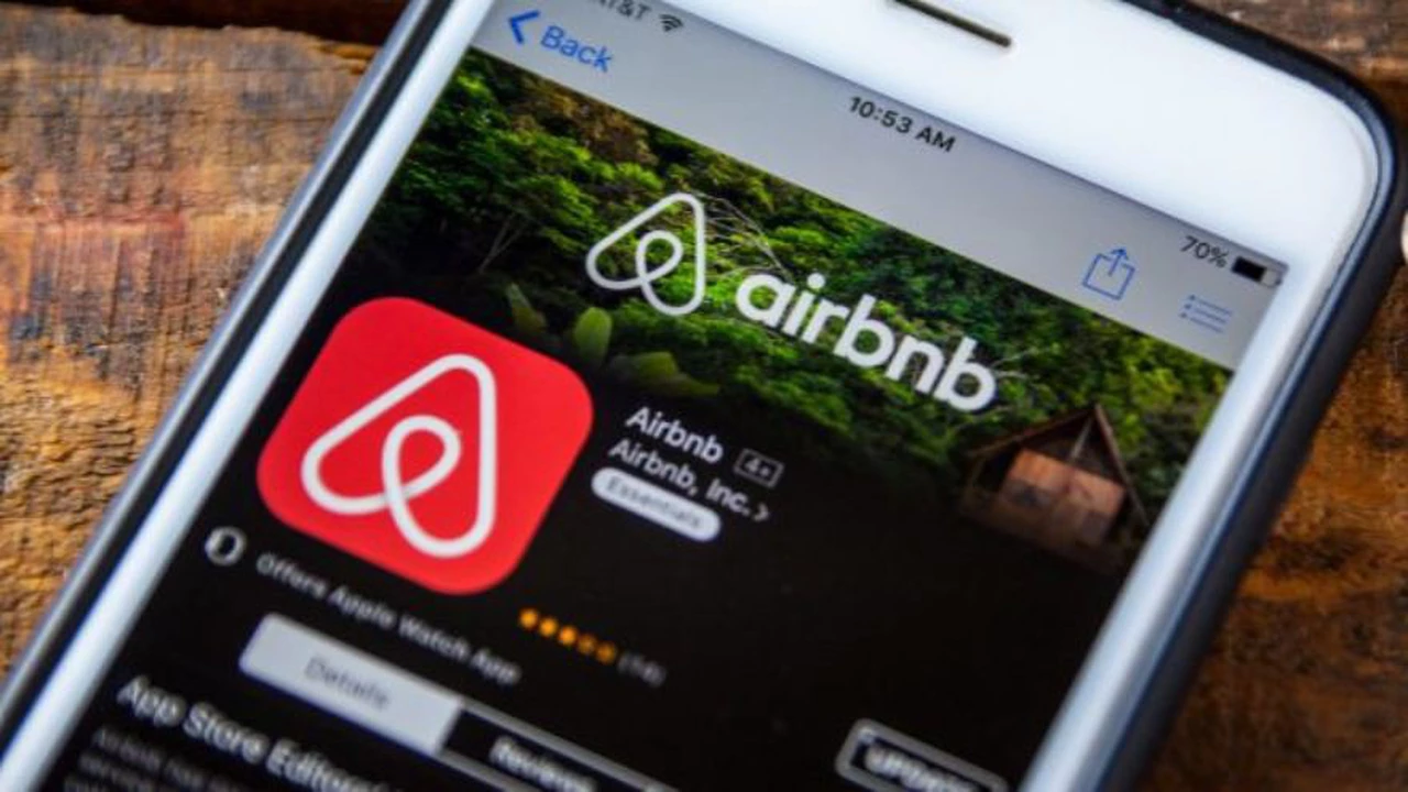 Airbnb y Booking: cuándo se cobra el 30% del impuesto a la compra de dólares