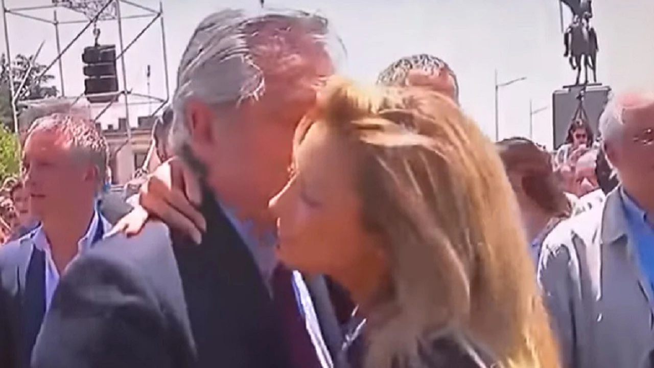 Video: el curioso beso entre Alberto Fernández y Fabiola Yáñez en la misa de Luján