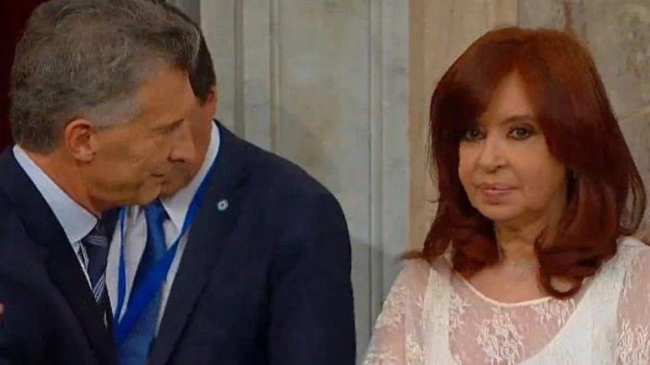 El desaire de Cristina Kirchner hacia Mauricio Macri inundó las redes