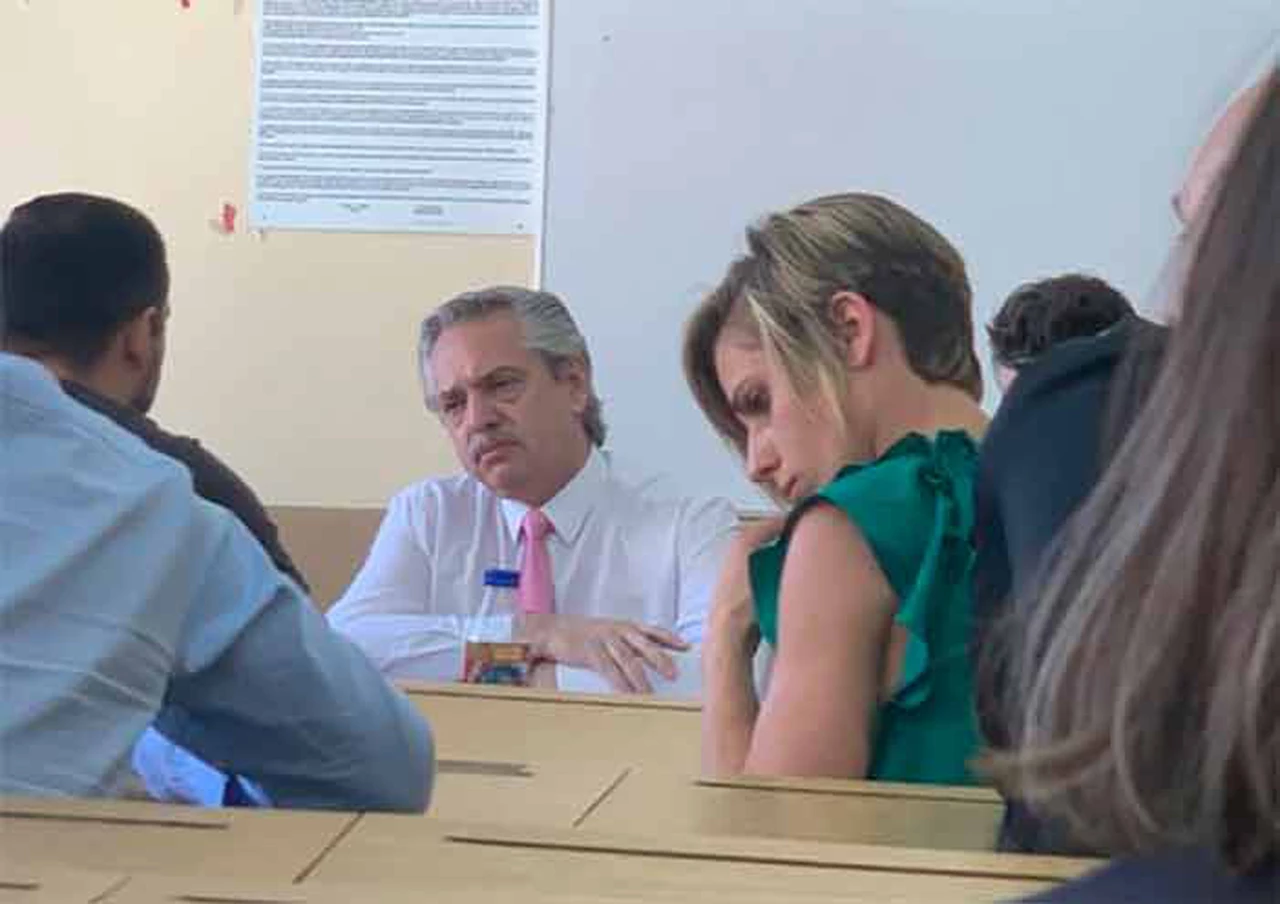 El presidente Alberto Fernández tomó exámenes a sus alumnos en la Facultad de Derecho de la UBA