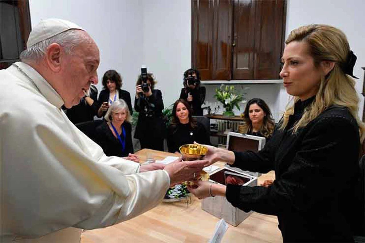 El papa Francisco recibió a la primera dama Fabiola Yáñez en el Vaticano
