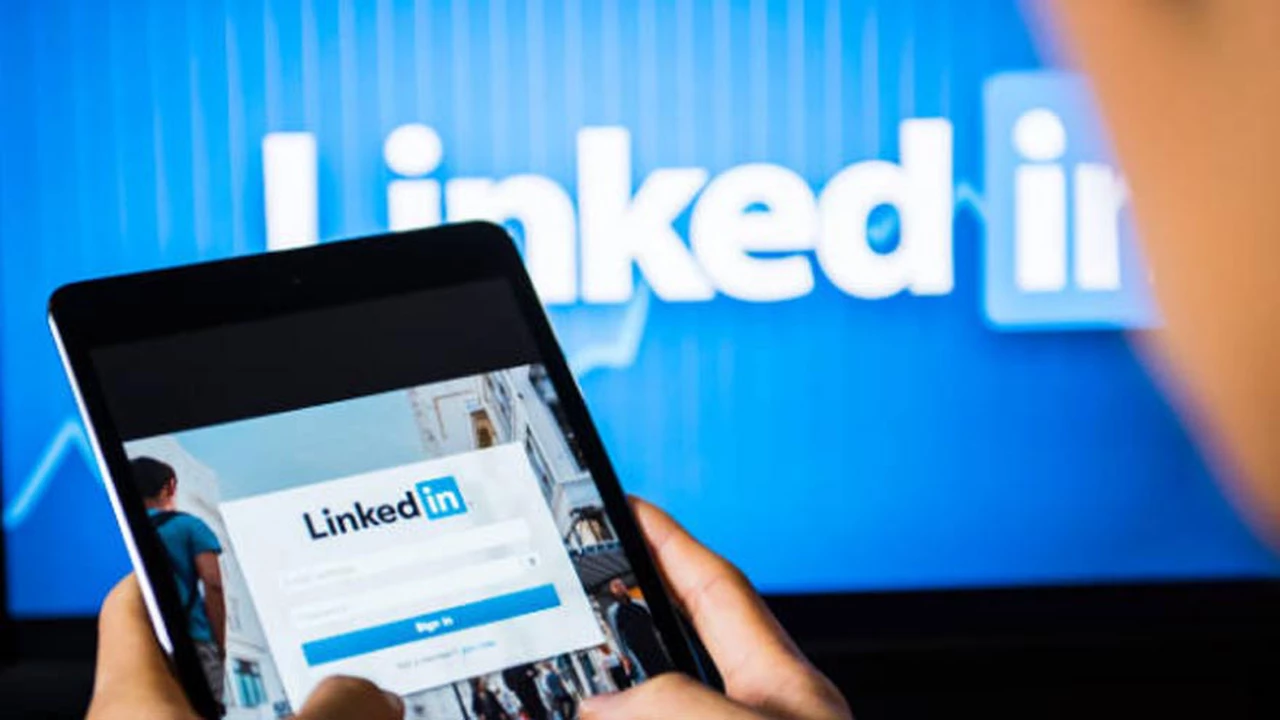 LinkedIn lanzó un coach de Inteligencia Artificial que te ayuda a conseguir trabajo