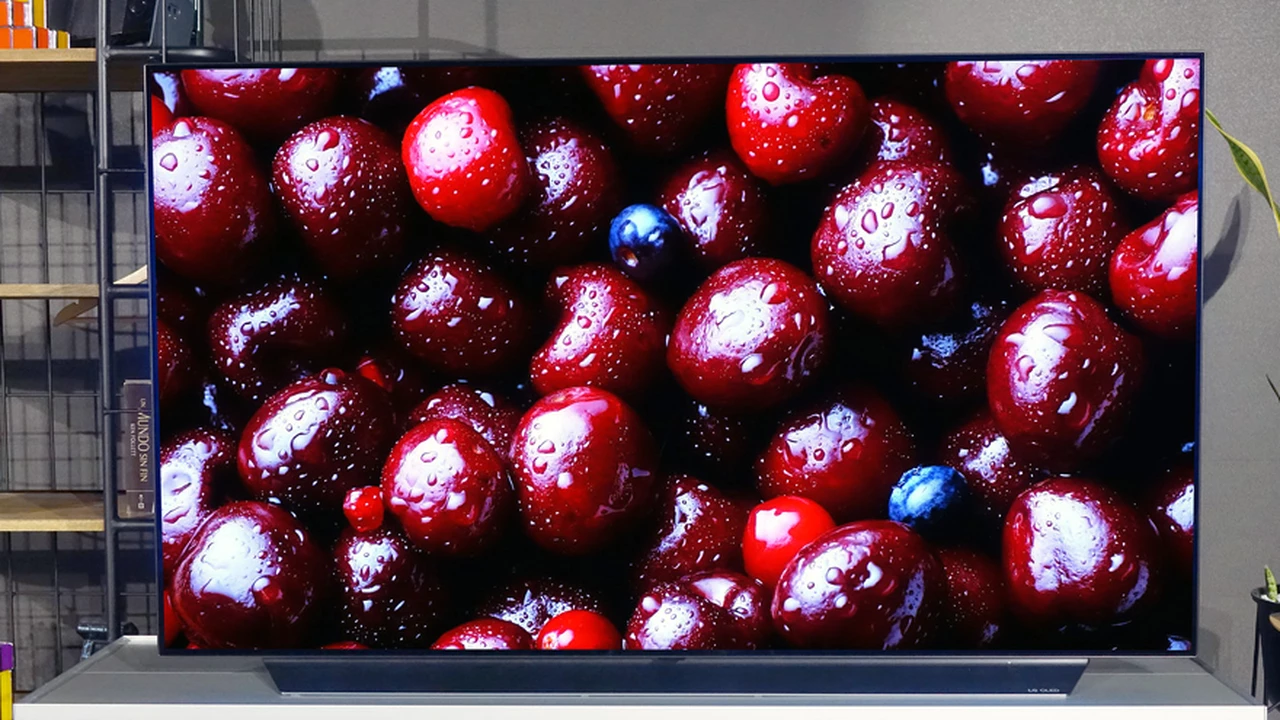 LG presentará su nueva pantalla OLED enrollable que se despliega desde el techo