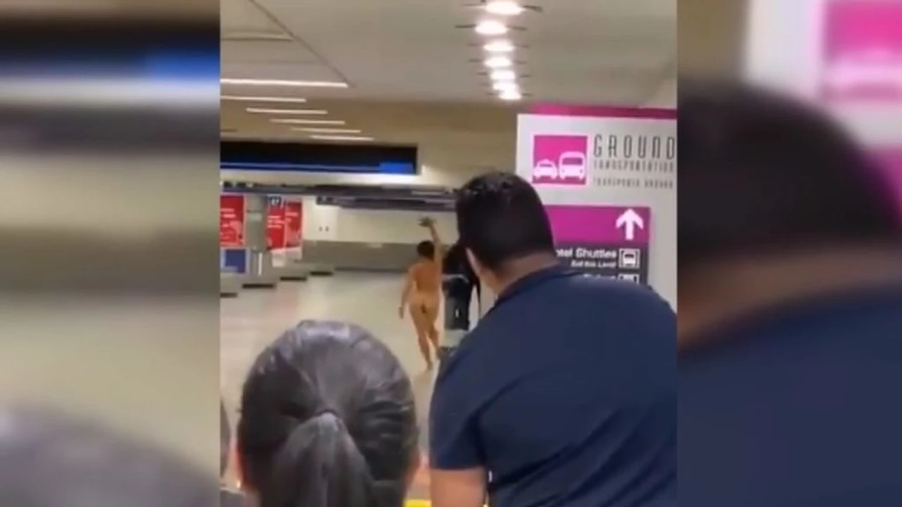 Video: una mujer se desnudó en el aeropuerto de Miami y la gente quedó impactada