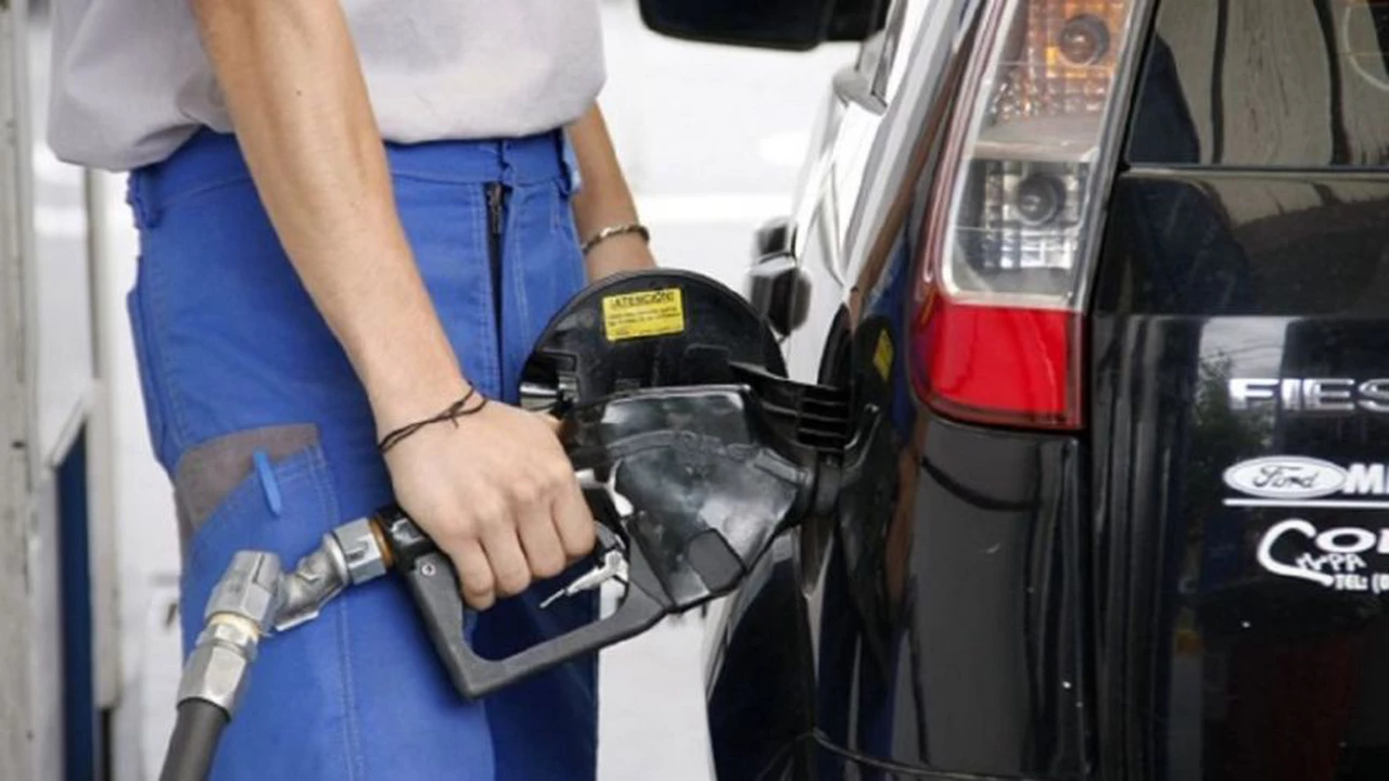 El Gobierno le pidió a YPF y a otras petroleras que suban más lentamente el precio de la nafta