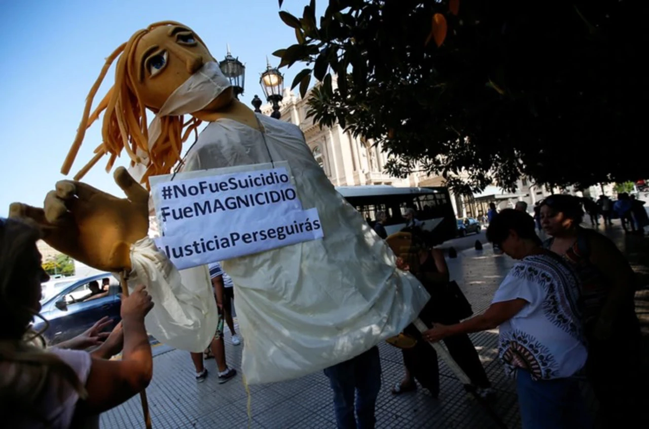 Cientos de personas reclamaron justicia por la muerte de Nisman y cuestionaron al Gobierno