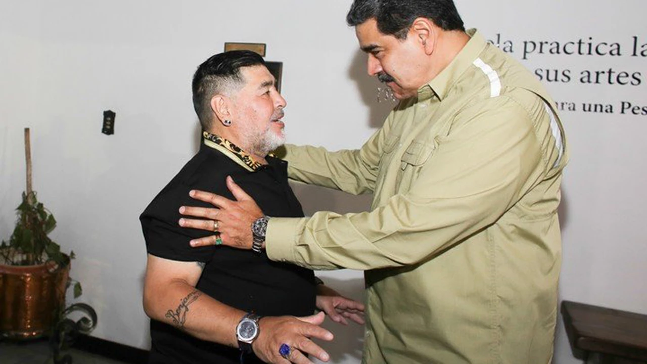 Diego Maradona visitó a Maduro: "Gracias por continuar el legado del comandante eterno, Hugo Chávez"