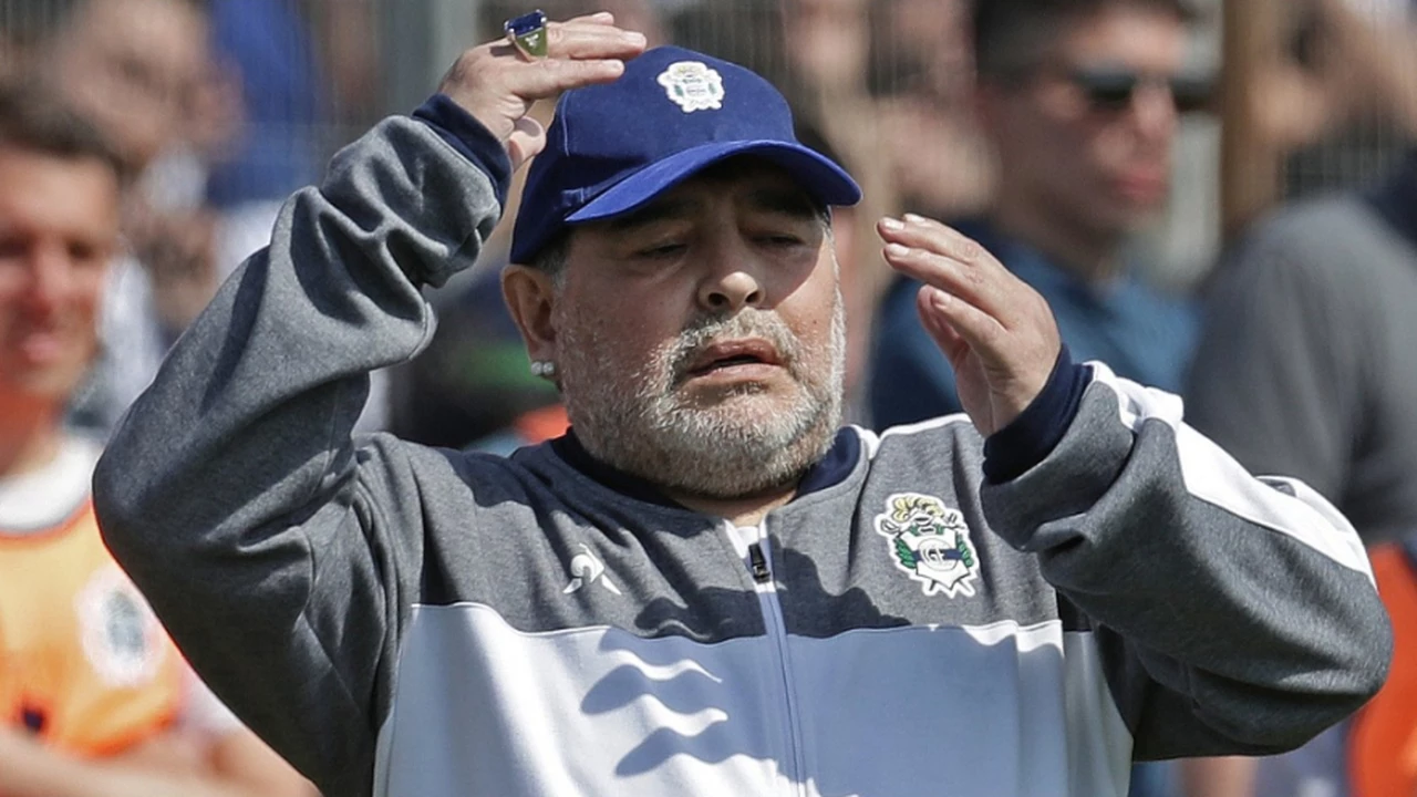 Maradona contra Macri: "Que la FIFA revea la decisión y le saquen el cargo a este impostor"