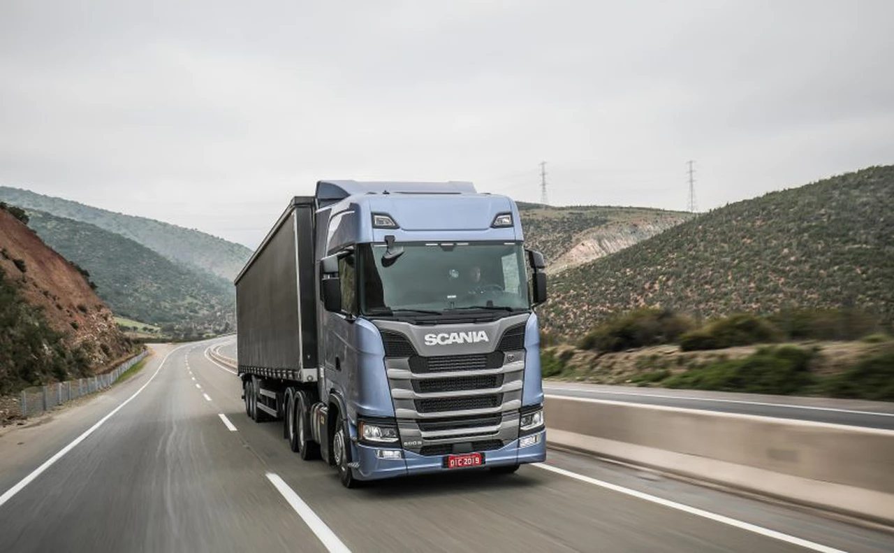 A partir de este año Scania acelera la apuesta por los camiones a gas y electricidad
