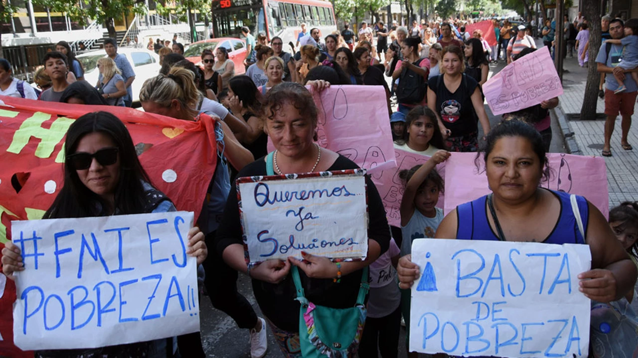 Con ollas populares y marchas, organizaciones repudian la visita del Fondo Monetario a la Argentina