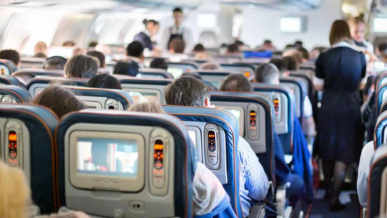 Cuál es el mejor asiento de avión para evitar el contagio de un virus