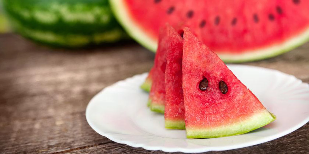 Dieta sana y vida saludable: cuántas calorías tiene la fruta de verano