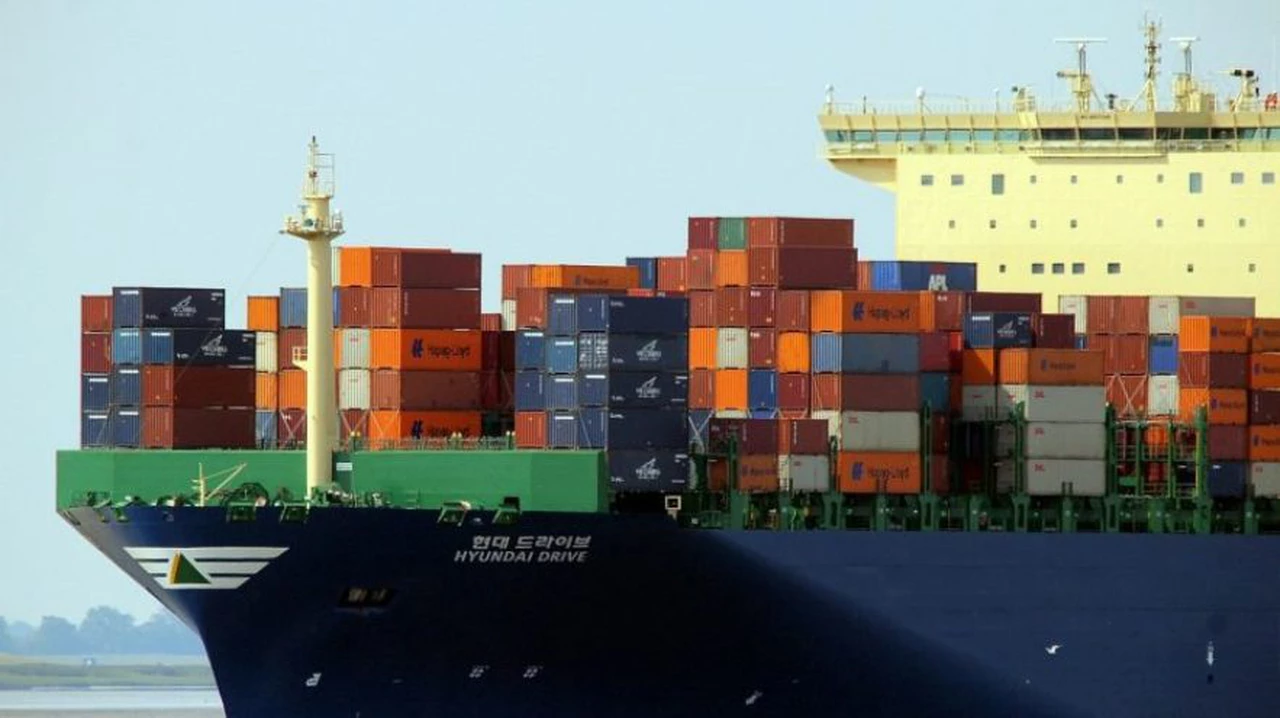 Expertos detallan tres medidas tributarias para alentar exportaciones