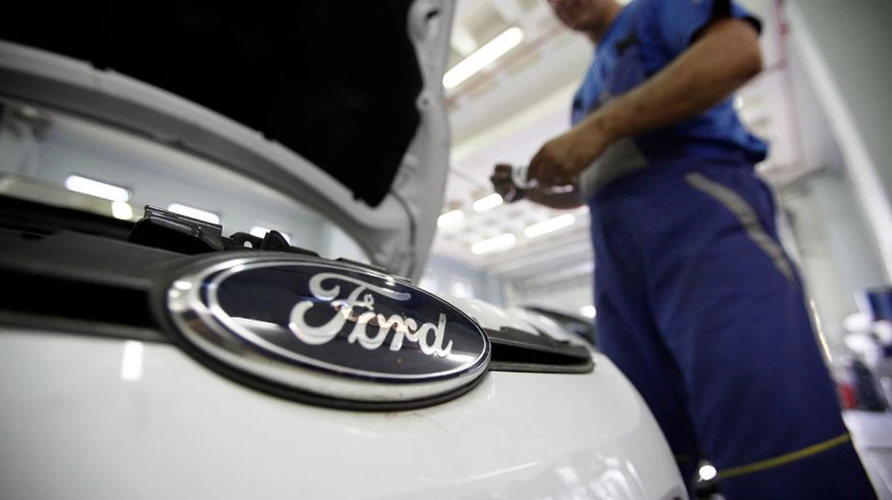 Ford suspende temporalmente la producción de vehículos y motores en Europa
