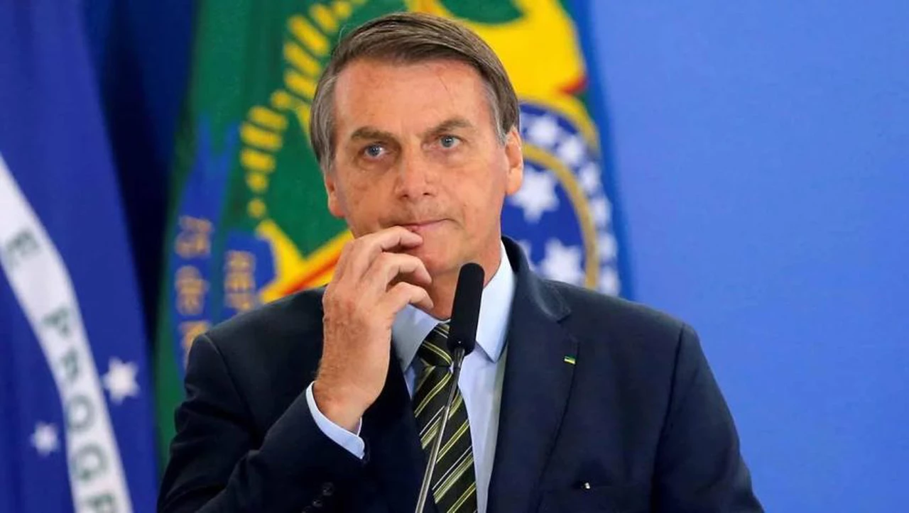 Bolsonaro dijo que el brasileño "no se contagia" de coronavirus porque "bucea en alcantarillas y no le pasa nada"