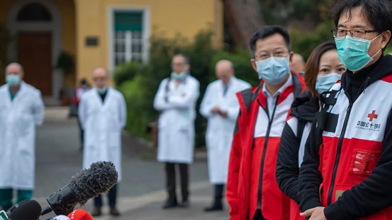 Médicos chinos, atónitos por el descontrol en Italia: "¿En qué están pensando?"