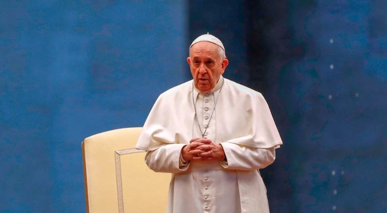 El papa Francisco aseguró que "estamos en la misma barca, todos frágiles y desorientados", en un histórico rezo en San Pedro