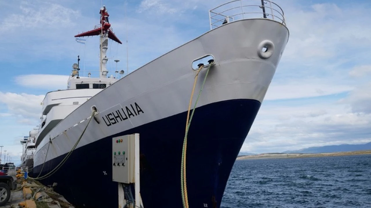 Alerta en Mar del Plata: la Justicia impide amarrar a un crucero con tripulantes que tienen síntomas de coronavirus