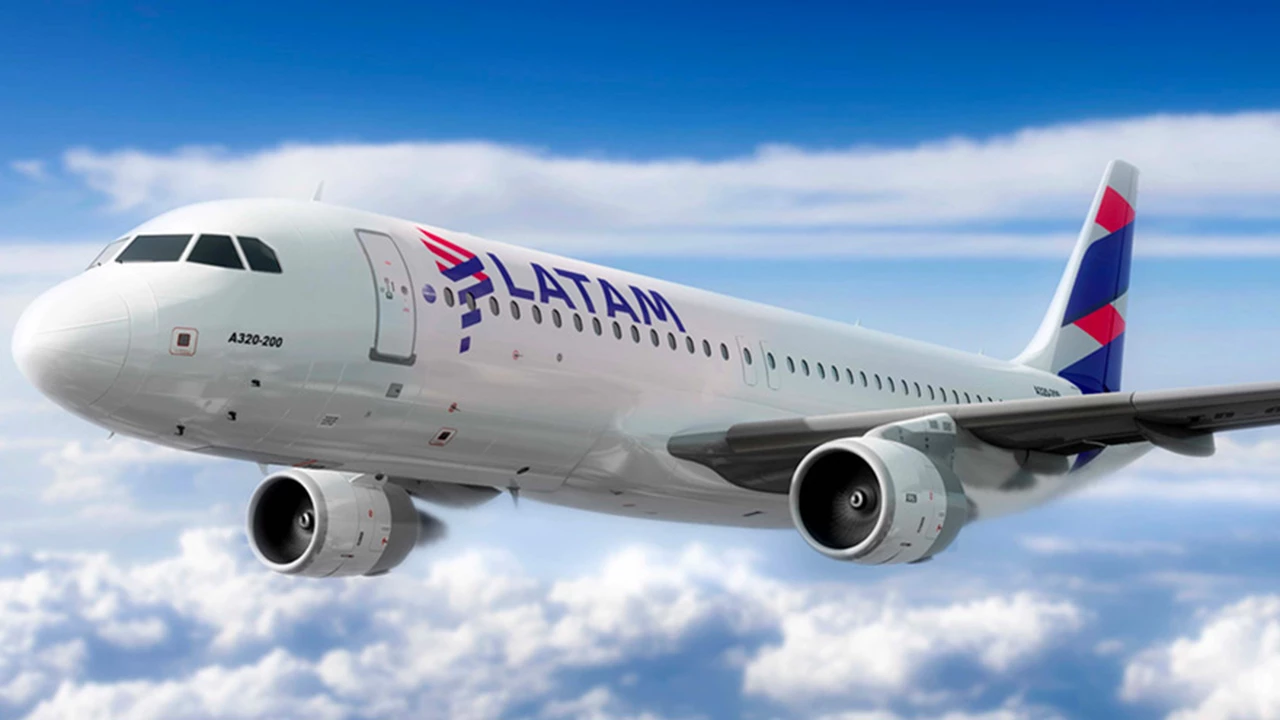 Pánico en un vuelo de Latam que volaba de Sídney a Santiago de Chile: 50 heridos
