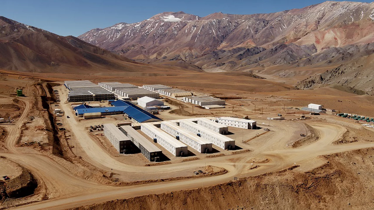 Día de la Minería: cómo trabaja Veladero, la mina más importante de Argentina para reactivar la economía