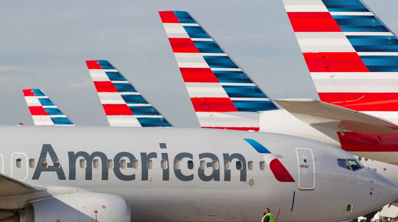 American Airlines advierte que podría despedir 25 mil empleados