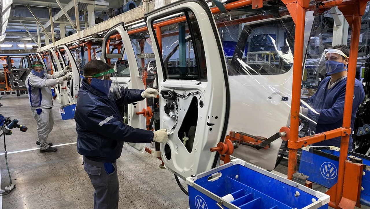 Volkswagen retoma la producción de Amarok y la nueva Tarek en Pacheco