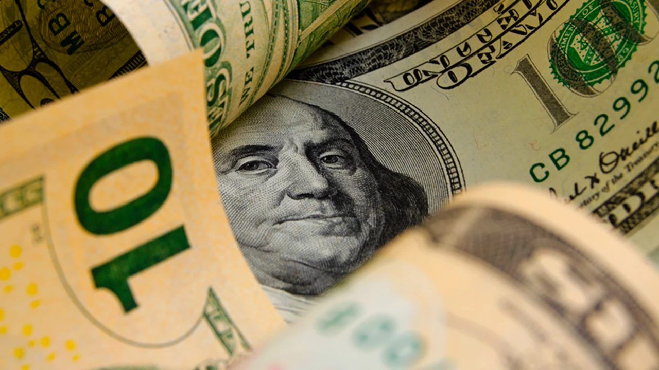 Dólar: jornada volátil para el blue, mientras el "solidario" llegó a $93,60