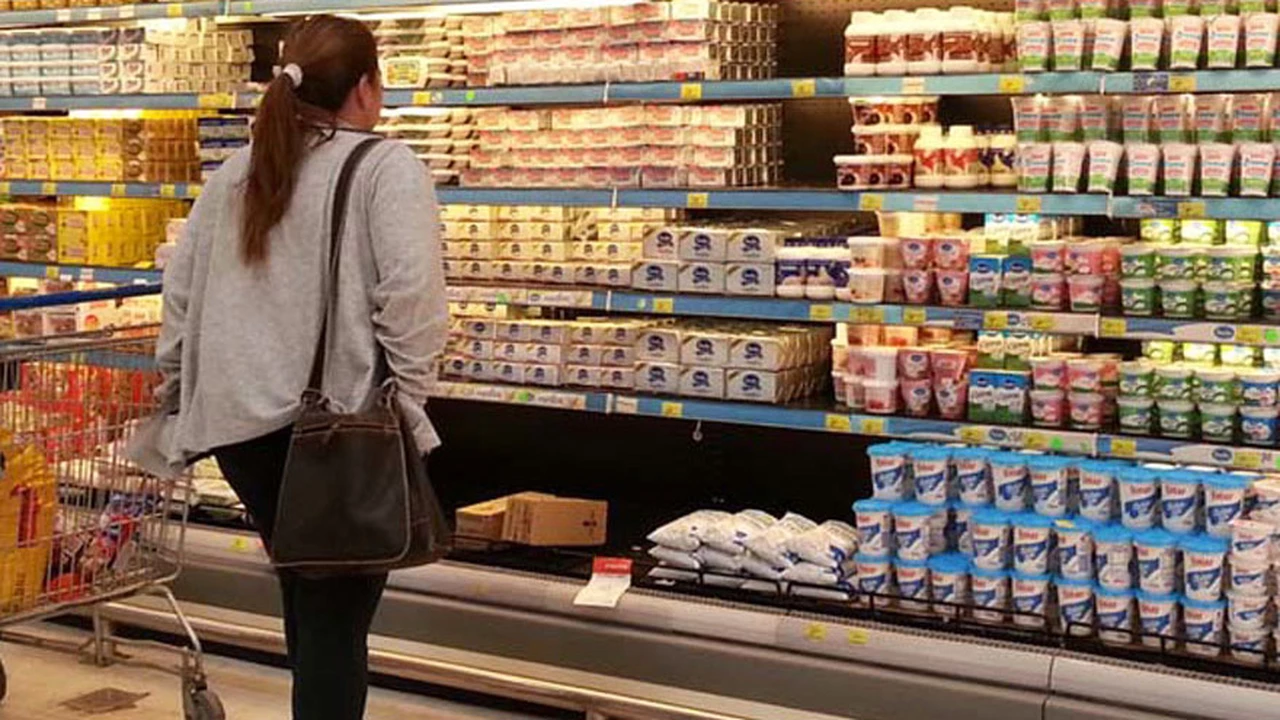 Cambios en el IVA: qué pasará con el precio de la leche, quesos y lácteos en general en la góndola de los súper
