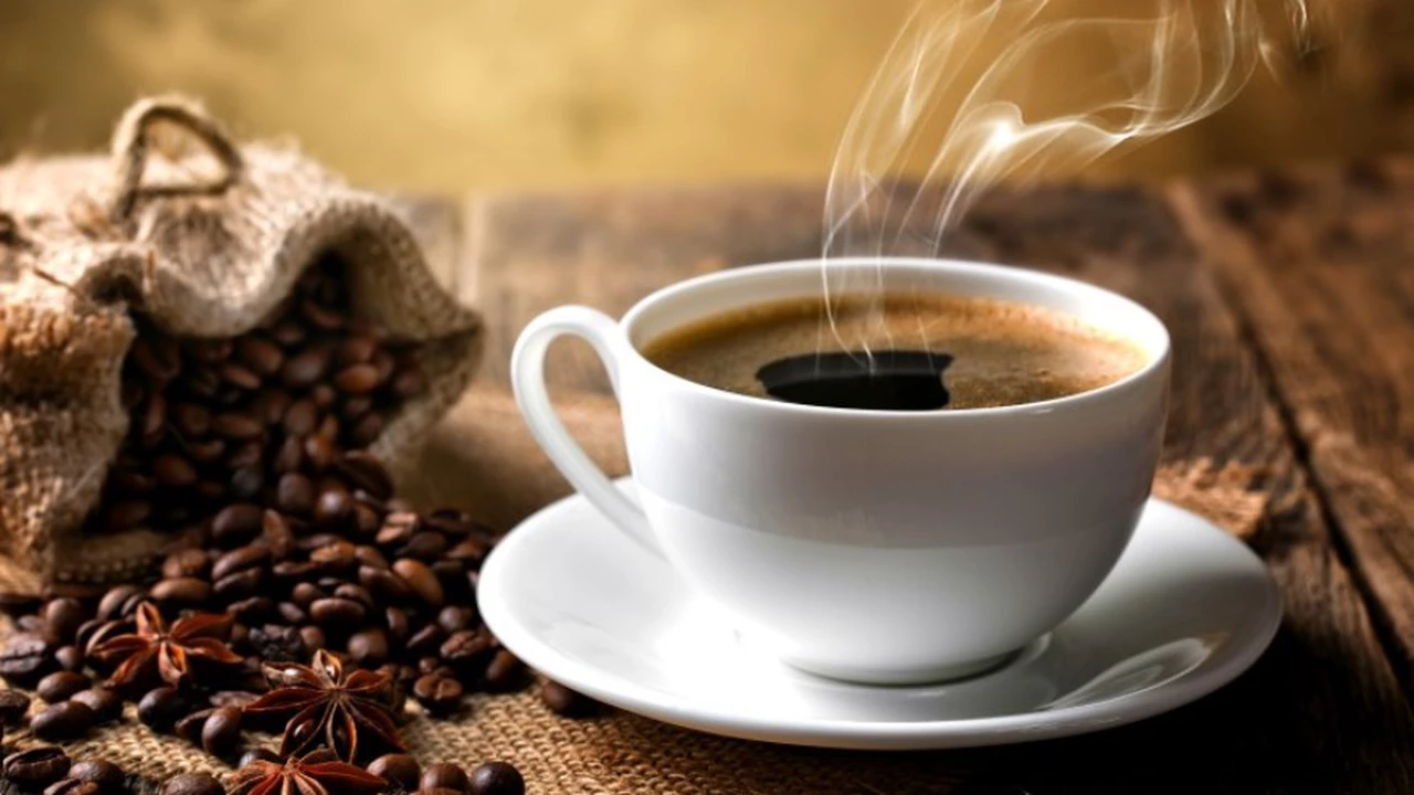 ¡No recalientes el café!: por qué es un error hacerlo, según expertos