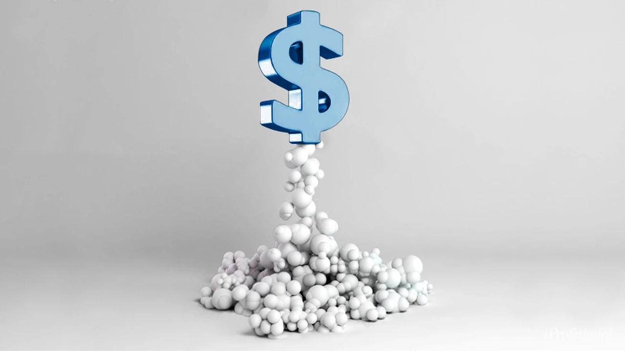 A qué precio se disparará el dólar blue en el corto plazo, según el economista Diego Giacomini