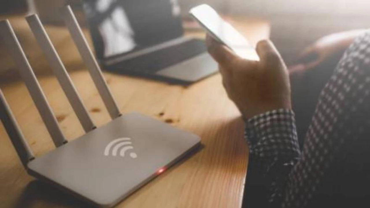 La regla de los 30 centímetros: el secreto para mejorar el Wi-Fi de tu casa
