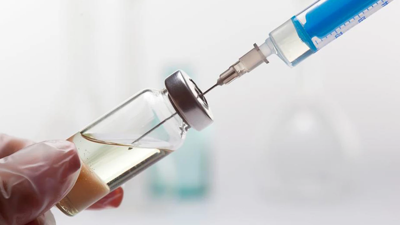 "Una resaca severa": qué dijeron los voluntarios que recibieron la vacuna de Pfizer
