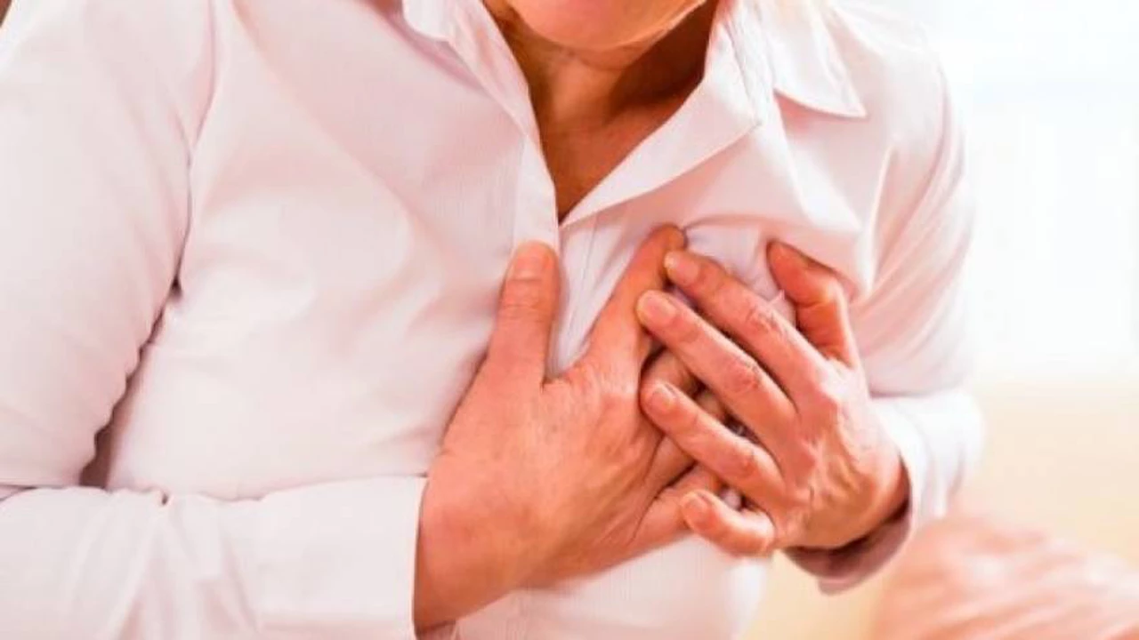 ¿Qué condición de las mujeres podría exponerlas a más riesgo de patología cardíaca?