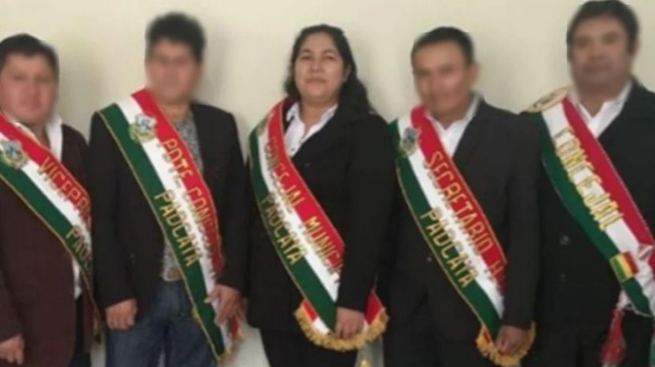 Escándalo: una concejal de Bolivia cobró el IFE y todos se preguntan cómo hizo