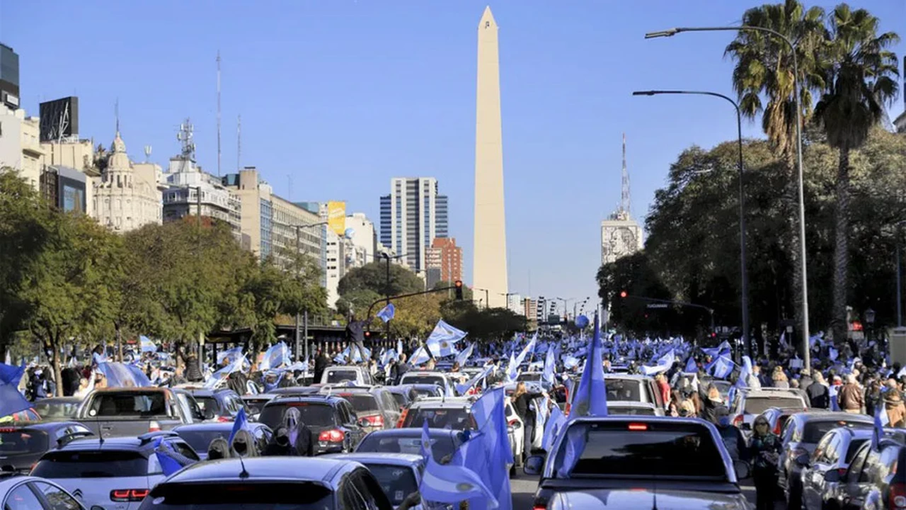 Banderazos de protesta contra el Gobierno y la reforma judicial en distintas ciudades del país