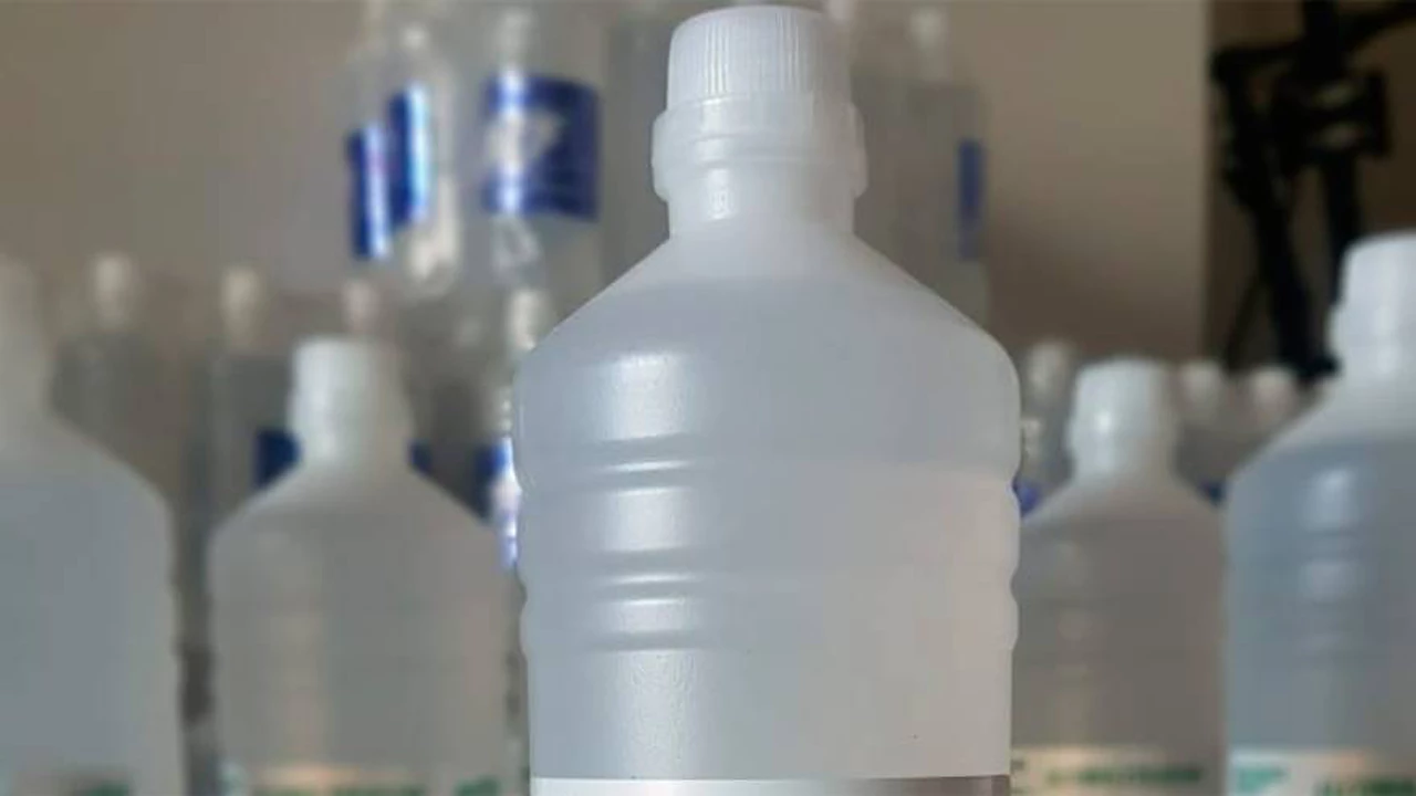 ANMAT prohibió un alcohol y un purificador que se promocionaba para obtención de dióxido de cloro