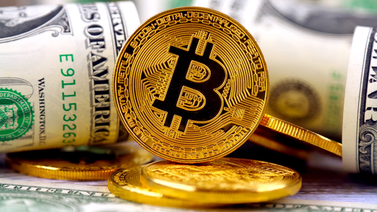 Bitcoin, inversión estrella del año: explican por qué no para de subir y revelan si hay riesgo de que se pinche