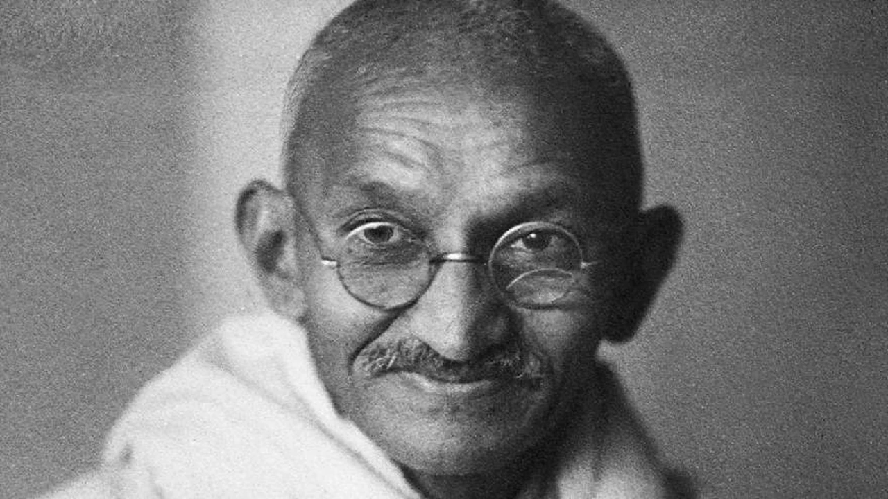Al igual Mahatma Gandhi, esta famosa cantante practica la orinoterapia