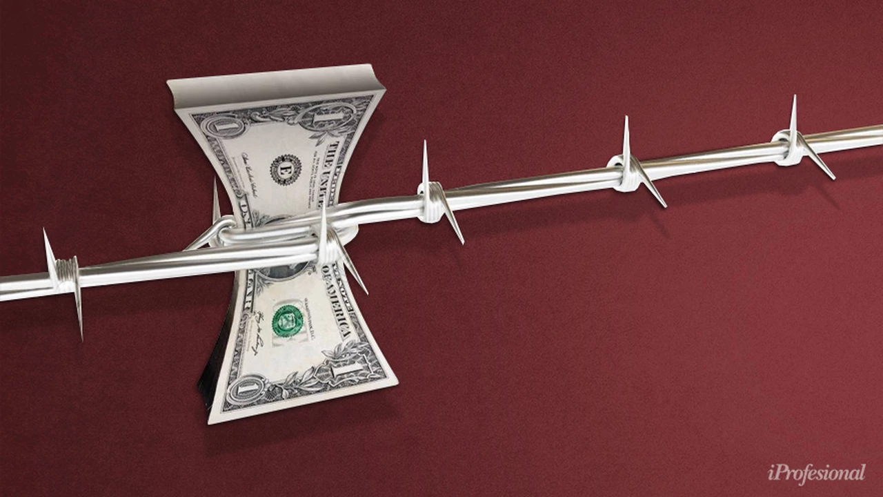 El Gobierno no para de cerrar la ventanilla de dólar ahorro: estos son los peligros que alertan economistas