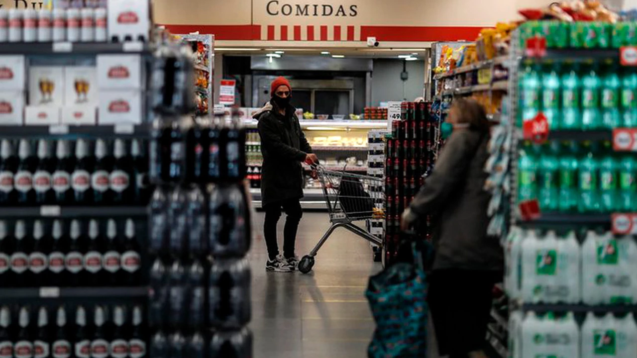 Por pandemia y fiestas, empleados de comercio acordaron bono extra de hasta $13.000 en supermercados