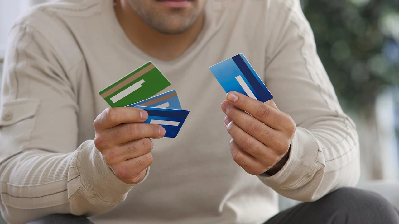 Compras con tarjeta, nueva etapa: cómo cambió el consumo y por qué es una mala noticia para la economía