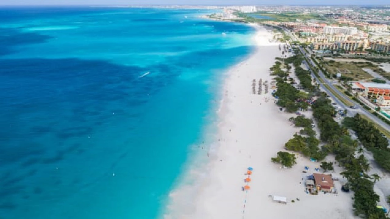 Las claves para conseguir vuelos baratos a Aruba: cuáles son los mejores precios y cuándo viajar