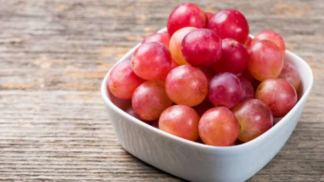 Antes de comer uvas, evaluá sus riesgos: esto alertan los médicos