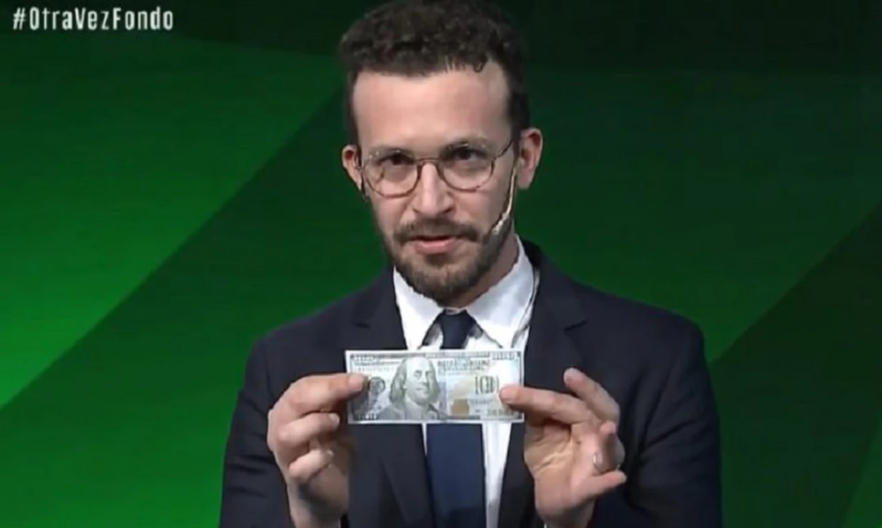Video: Alejandro Bercovich rompió un billete de 100 dólares en C5N: ¿era de verdad?