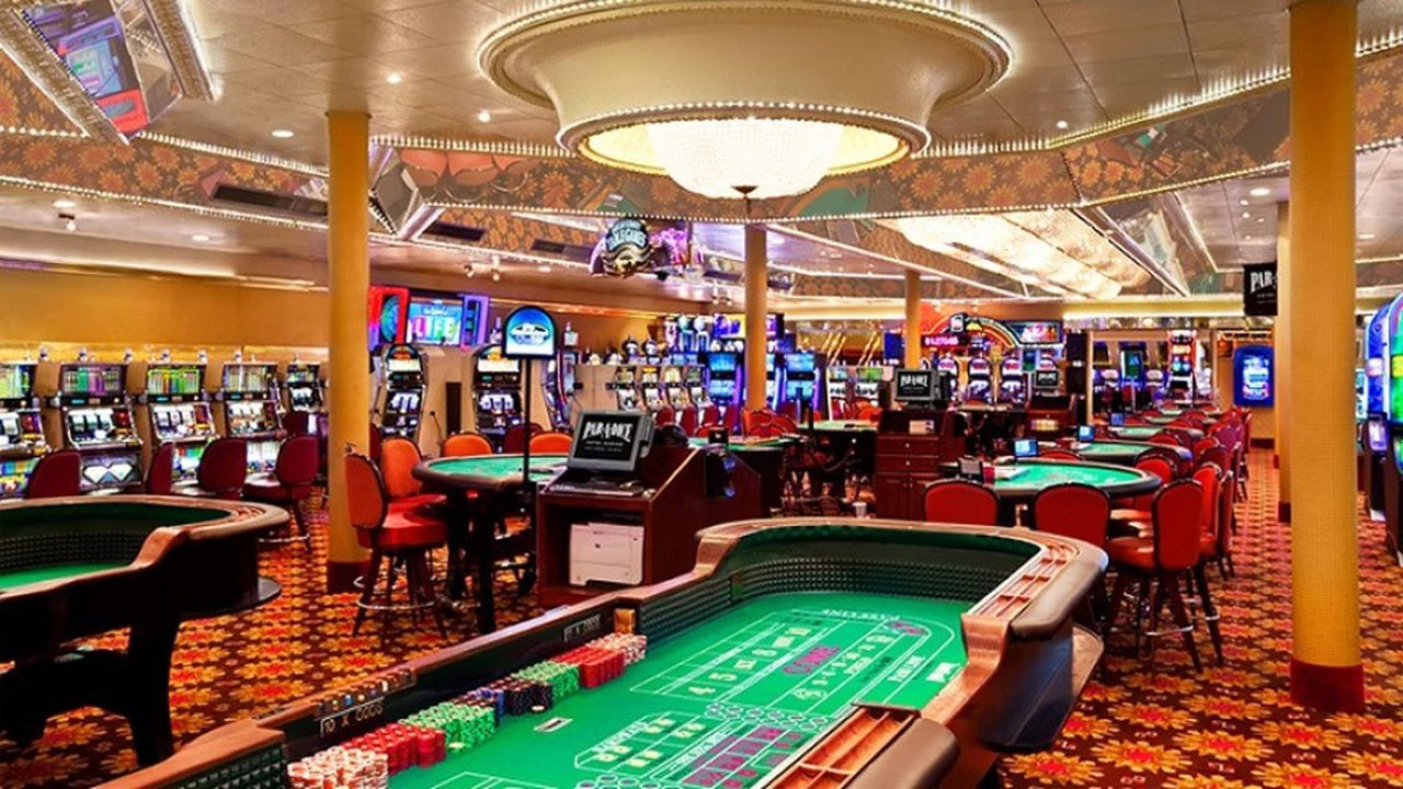 Interiorismo de los casinos físicos: las estrategias clave que se usan para atraer jugadores