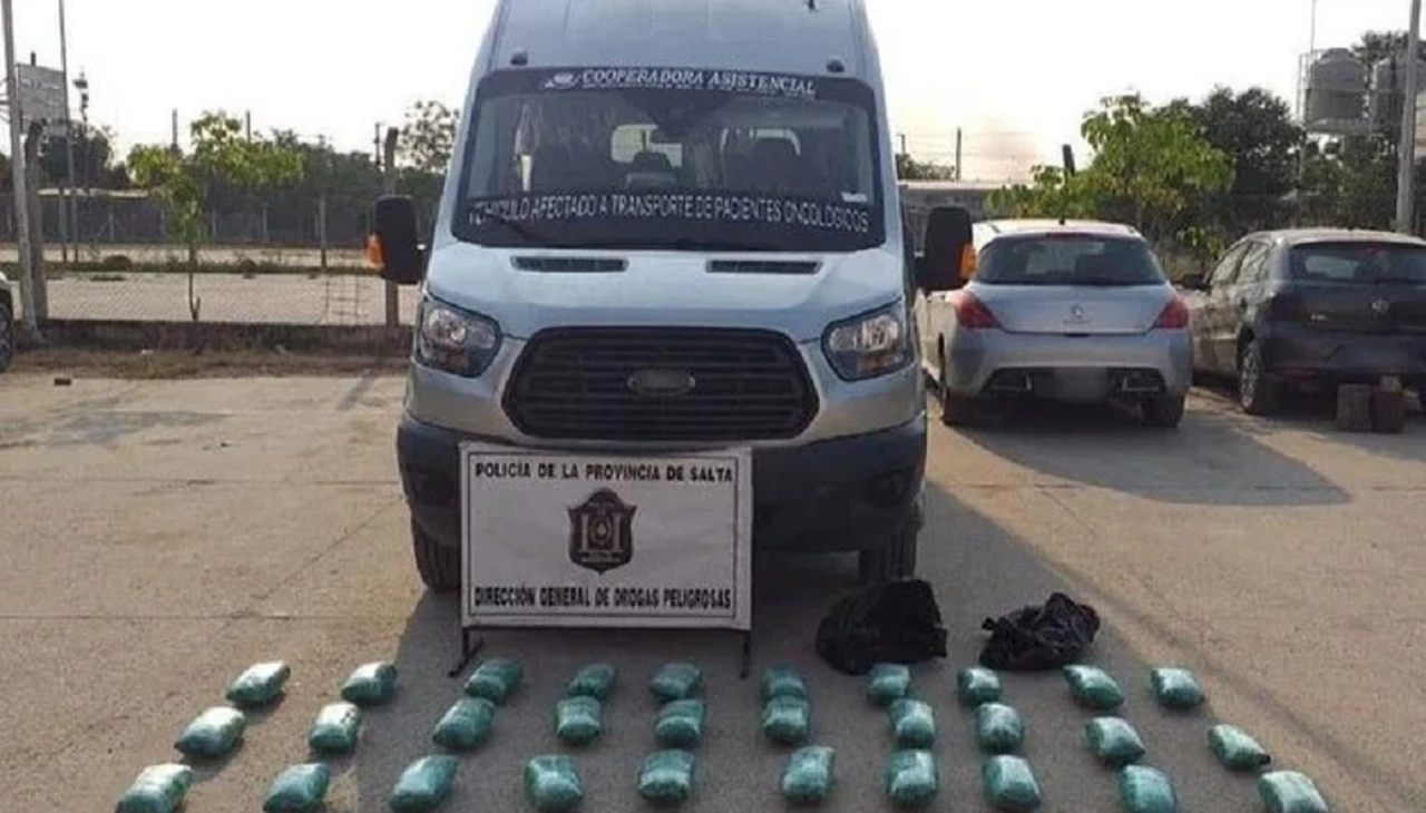 Escándalo en Salta: incautan 22 kilos de coca en una camioneta en la que viajaban concejales de Orán